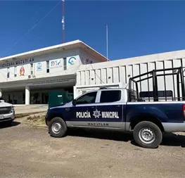 &iexcl;Mejor que en casa! Esto cenar&aacute;n detenidos que caigan a la barandilla en Mazatl&aacute;n