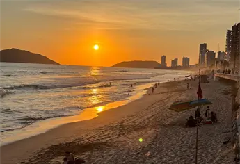 Mazatl&aacute;n cierra el a&ntilde;o con 10 playas certificadas aptas para ba&ntilde;istas