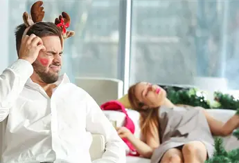 &iquest;Crudito mi pa? Consejos para curar la resaca tras la fiesta de Navidad