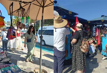 Arriban dos cruceros a Mazatl&aacute;n con casi 9 mil turistas esta Navidad