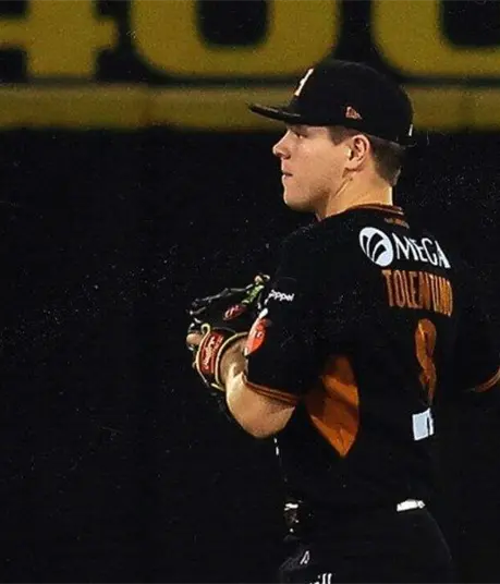 Calhoun pone a gozar a Naranjeros