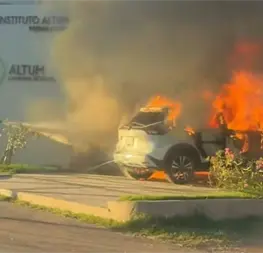 Incendian una camioneta a un costado de un colegio en Portalegre Premium, en Culiac&aacute;n 