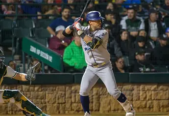 Jaguares muerde en extra innings