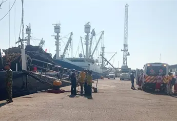 Se intoxican 3 tripulantes de atunero y son auxiliados por personal Naval en Mazatl&aacute;n