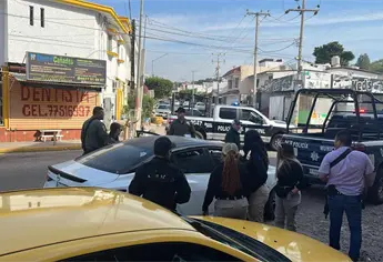 Tres hombres resultan heridos a balazos cuando circulaban en un automóvil en la colonia Libertad en Culiacán