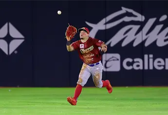 Charros pegan y aguantan la tempestad