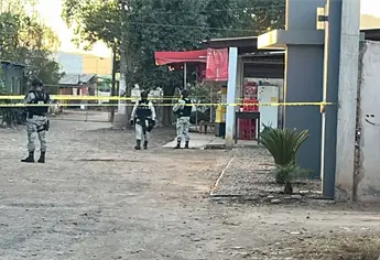 Atacan a un motociclista en la colonia Loma de Rodriguera de Culiacán y muere al llegar al hospital.