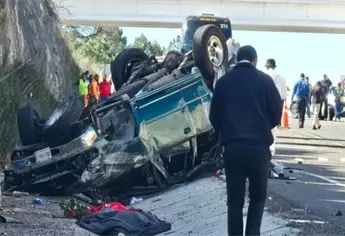Familia de Mazatlán sufre aparatoso accidente en la Mazatlán-Durango; hay 4 fallecidos