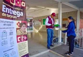 Entregan Becas Rita Cetina a estudiantes de nuevo ingreso de la secundaria IMA en Los Mochis