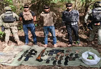 ¡Parece que iban a la guerra! Militares detienen a 3 hombres con 30 bombas en San Ignacio