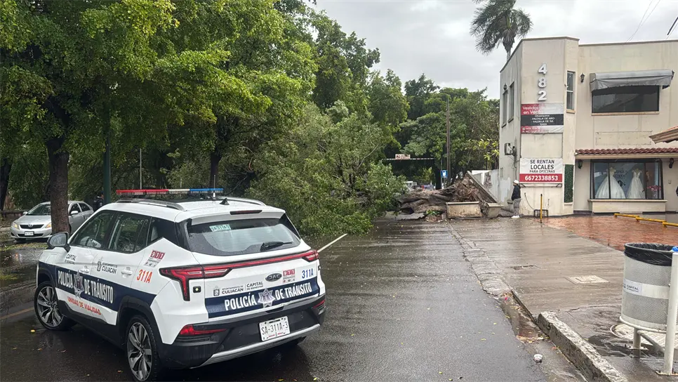 Uno de los carriles del Malecón Viejo quedó inhabilitado.