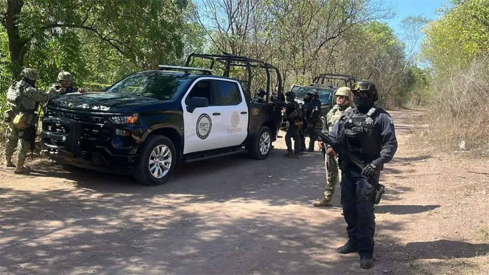 Hallan cuerpo sin vida envuelto plástico negro en la colonia Santa Fe de Culiacán