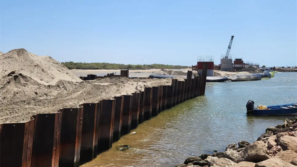 Foto: Osmar Zavala | El nuevo puente sobre el río Sinaloa integrará andadores peatonales y miradores, proyectando su entrega para finales de 2026.