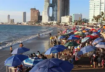 Playas de Mazatlán registran oleaje elevado este sábado; piden respetar indicaciones para evitar incidentes