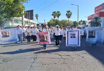 Marchan por Omar en Los Mochis; denuncian intentos de extorsión en medio de la angustia