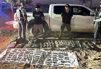 Detienen a dos presuntos sicarios en Quil&aacute;, Culiac&aacute;n, en una RAM TRX
