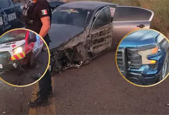 Conductor impacta con ambulancia y patrulla en la carretera El Carrizo - El Fuerte; hay un lesionado