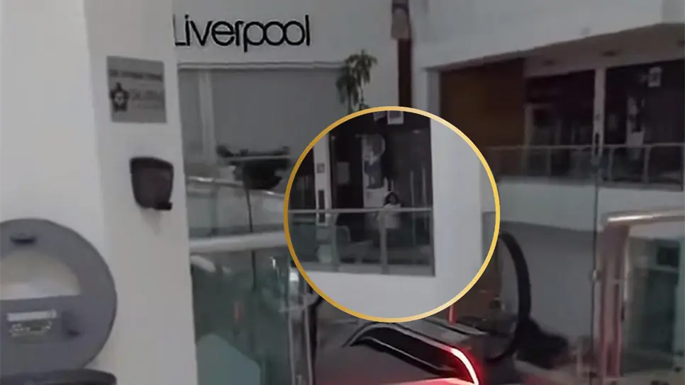 ¿Aparición paranormal? Video viral muestra a supuesta niña fantasma en plaza de Torreón