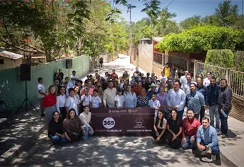 Ana Miriam Ramos Villarreal inaugura la calle Sector L en Imala