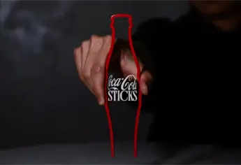 Palillos chinos de Coca-Cola; una forma divertida de comer