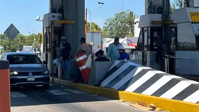 Productores toman caseta de Costa Rica, Culiacán; amenazan con llevar manifestaciones al mundial Productores toman caseta de Costa Rica, Culiacán; amenazan con llevar manifestaciones al mundial