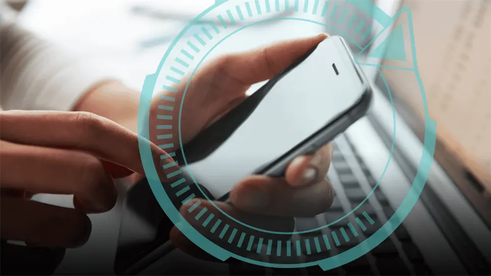 FOTO: De acuerdo con especialistas citados por diversos medios tecnológicos, reiniciar el celular permite cerrar procesos que continúan ejecutándose en segundo plano.
