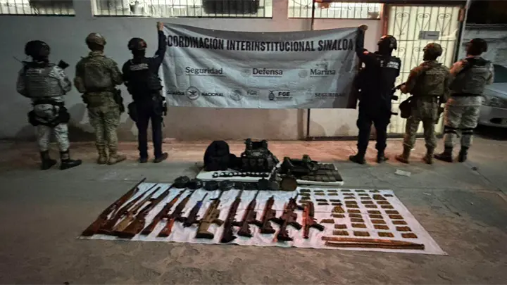 Fuerte armamento decomisado tras agresiones a militares y polic&iacute;as en Escuinapa