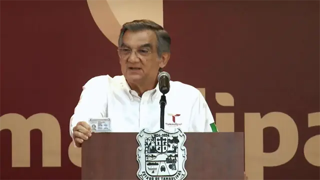 Am&eacute;rico Villarreal muestra su visa y desmiente al LA Times: Tengo mi conciencia tranquila