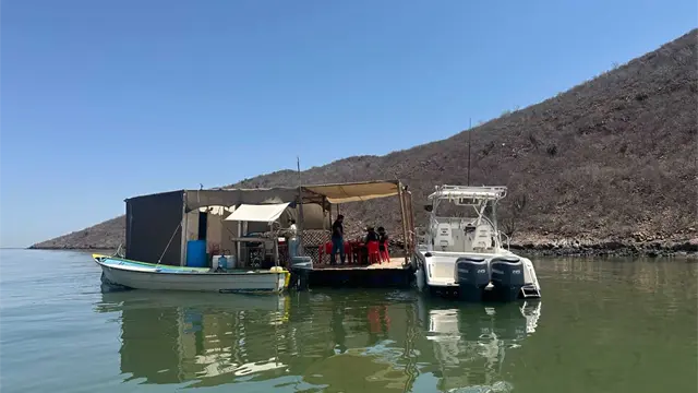 "La Casita del Osti&oacute;n", vive la experiencia de comer deliciosos mariscos en medio del mar en Topolobampo