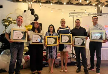 Reconocen a periodistas de Los Mochis por trayectoria y talento en el Día de la Libertad de Expresión