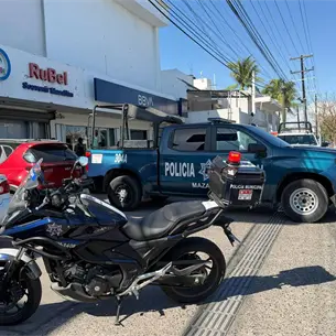 Asaltan sucursal bancaria en la colonia Francisco Villa de Mazatl&aacute;n