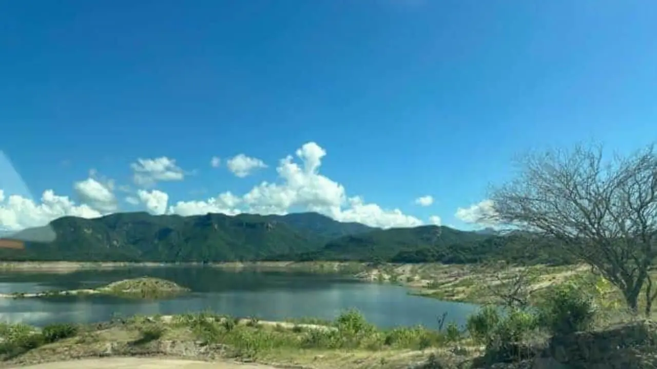 Presas de Sinaloa continúan en niveles críticos de almacenamiento Presas de Sinaloa continúan en niveles críticos de almacenamiento