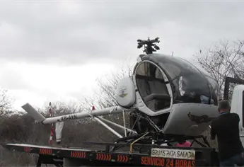 Falla mecánica genera aterrizaje de emergencia de helicóptero piloteado por estudiante de aviación en Mazatlán