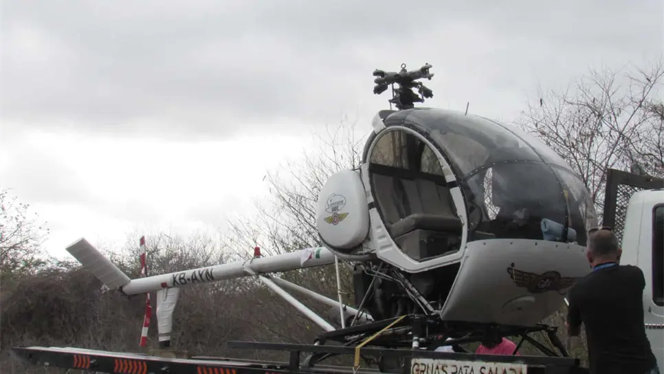 Falla mecánica genera aterrizaje de emergencia de helicóptero piloteado por estudiante de aviación en Mazatlán