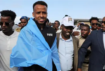 Omar Artan vuelve como héroe a Somalia tras ser rechazado en Estados Unidos rumbo al Mundial 2026 | VIDEO