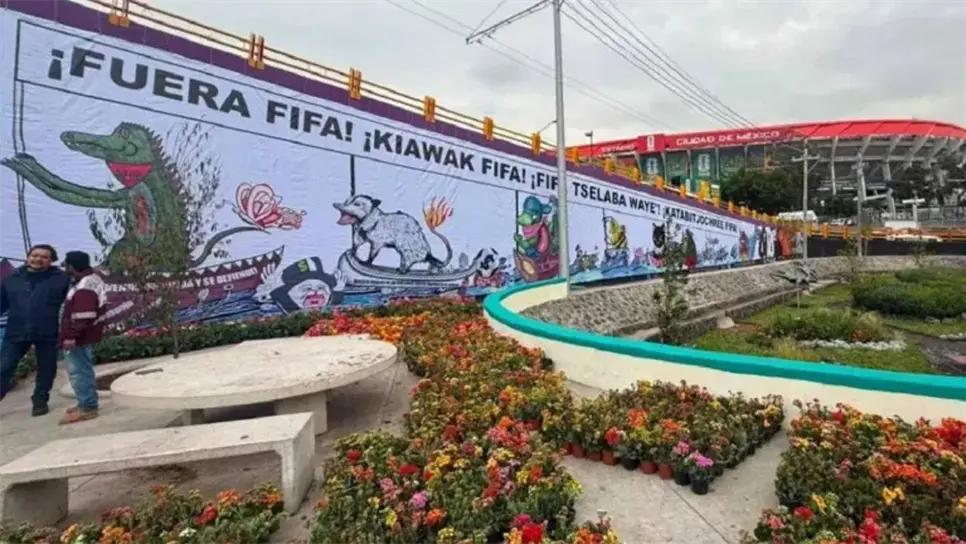Este mural representaría la lucha por el derecho humano al agua, vivienda y respeto a la vida, principalmente entre los vecinos de la zona