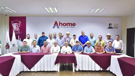Productores de mango exponen preocupaciones por seguridad, agua y exportaciones ante Antonio Men&eacute;ndez