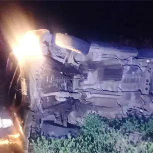 Vuelca camioneta rumbo a Las Glorias; tres personas resultan lesionadas en Guasave Vuelca camioneta rumbo a Las Glorias; tres personas resultan lesionadas en Guasave