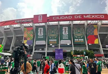 Miles de mexicanos disfrutan de la fiesta mundialista en el Estadio Ciudad de México