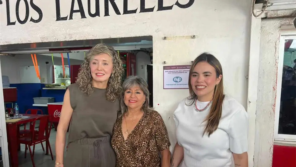 Alcaldesa de Culiacán entrega crédito "Impulso Nafin" por un millón de pesos a Taquería Los Laureles