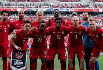 Canadá rescata empate ante Bosnia y hace debut mundialista en Toronto