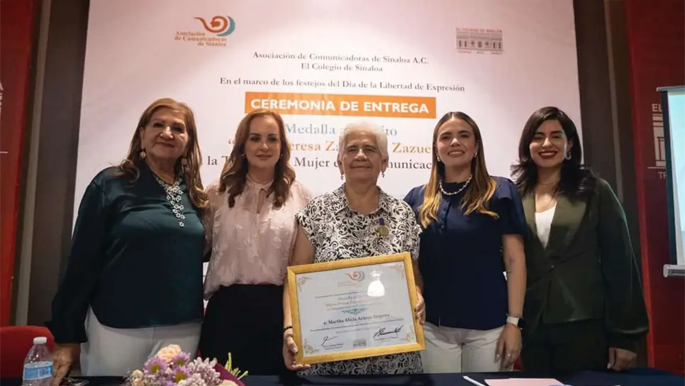 Con este reconocimiento, la Asociación de Comunicadoras de Sinaloa refrenda su compromiso de visibilizar y valorar la trayectoria de mujeres que, a través de su trabajo profesional, han contribuido al fortalecimiento de la libertad de expresión