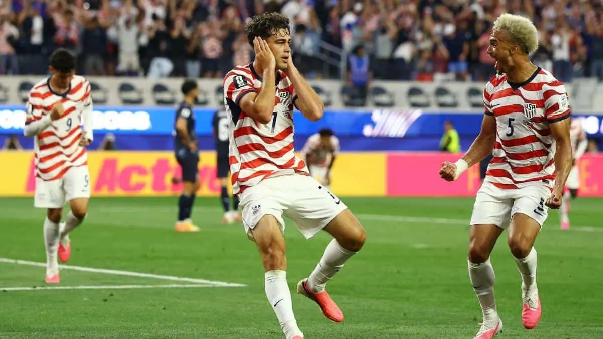 Estados Unidos golea a Paraguay e inaugura el Mundial con show en Los &Aacute;ngeles