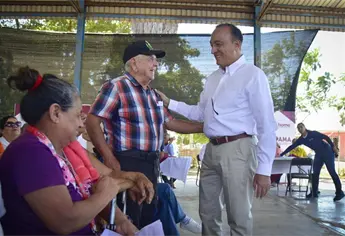 Antonio Menéndez lleva la Caravana del Bienestar a Las Grullas, Ahome; anuncia mejoras para escuelas