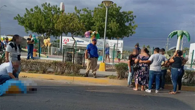 Mujer pierde la vida tras ser arrollada por motociclista en el Libramiento II de Mazatlán Mujer pierde la vida tras ser arrollada por motociclista en el Libramiento II de Mazatlán