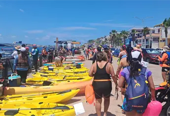 Deportistas del mar se suman a protesta pacífica contra planta de amoniaco en Topolobampo