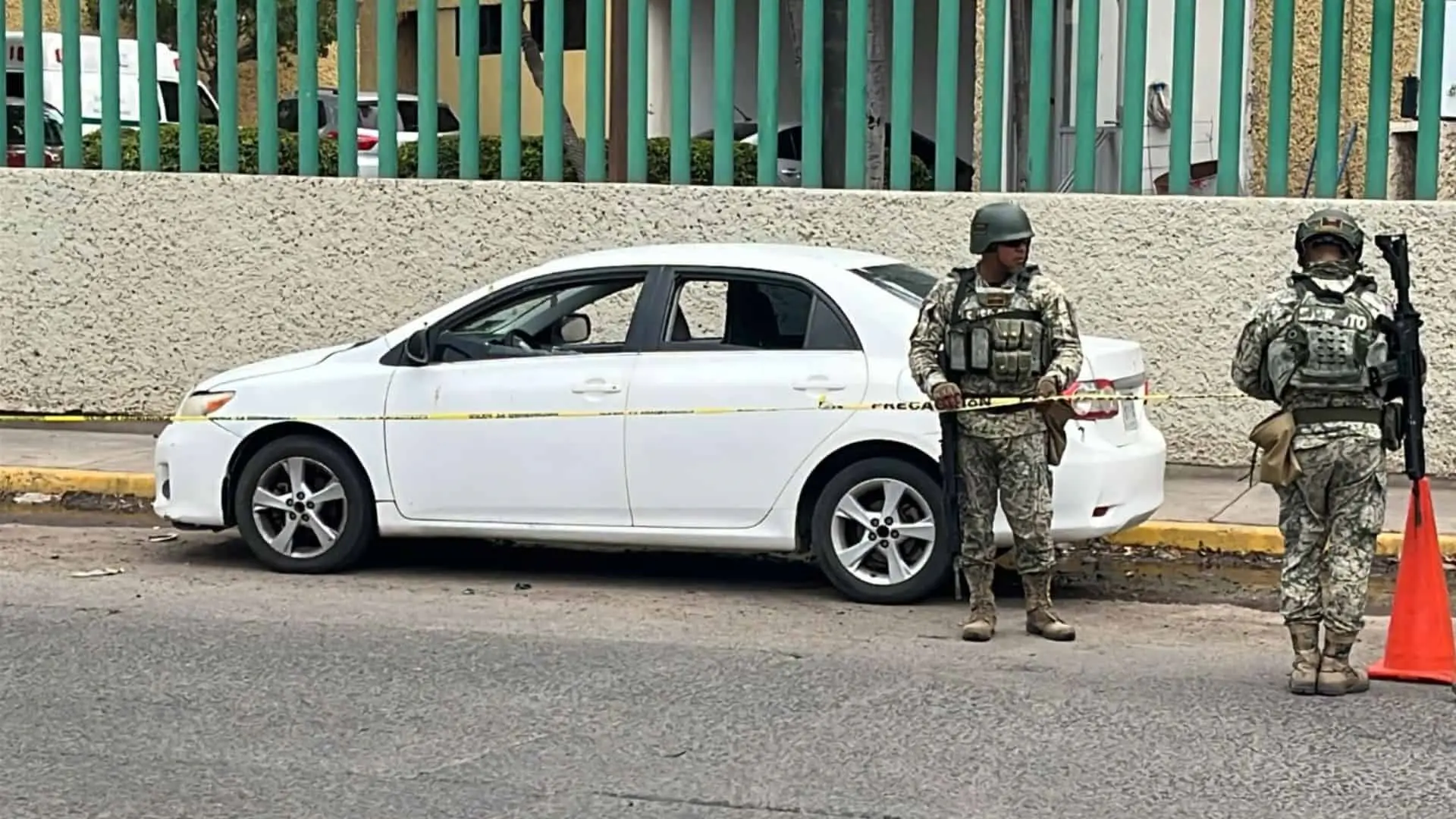 Joven herido de bala llega a hospital de Culiacán tras ataque armado Joven herido de bala llega a hospital de Culiacán tras ataque armado