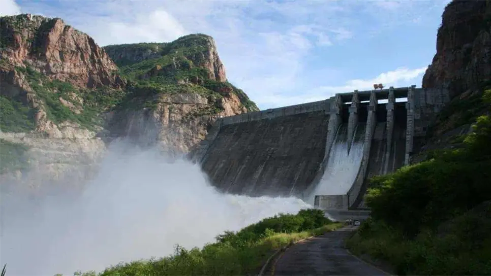 FOTO: Más agua sale de la que entra: presas de Sinaloa almacenan apenas el 15%