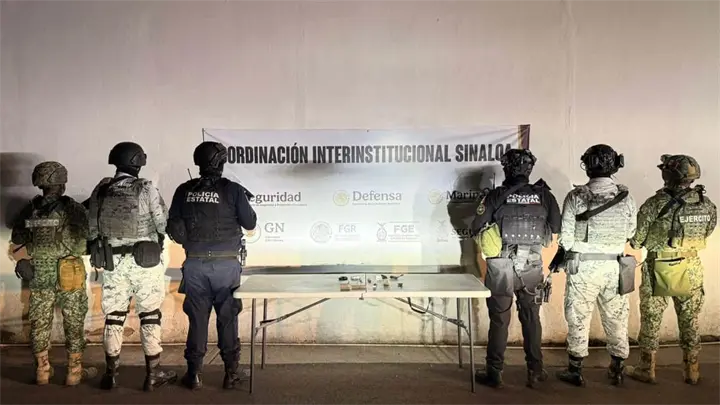 Aseguran cargadores para celular, puntas y pipas durante revisi&oacute;n en el penal de Aguaruto en Culiac&aacute;n