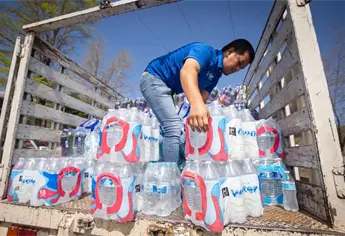 Alcaldesa de Culiac&aacute;n lleva apoyos del Aquat&oacute;n 2026 a Sanalona